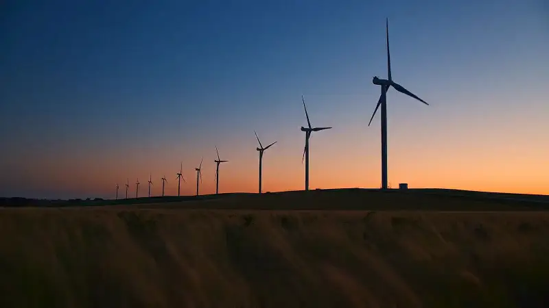 Standbild aus dem Video „Auswahl“